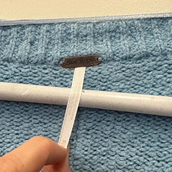 Free People Blue Brookside Tunic Oversized Scoop Neck Sweater Size Medium - Picture 2 of 10